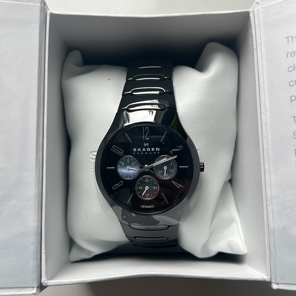 NEW Men’s Skagen Watch: Skagen Black Multifunction Ceramic Watch - Picture 4 of 10